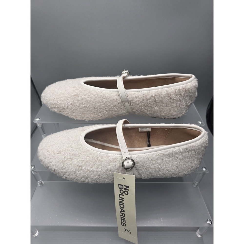 No Boundaries Shoes Womens 7 Mary Jane Comfort Buckled Faux Fur Sherpa White
